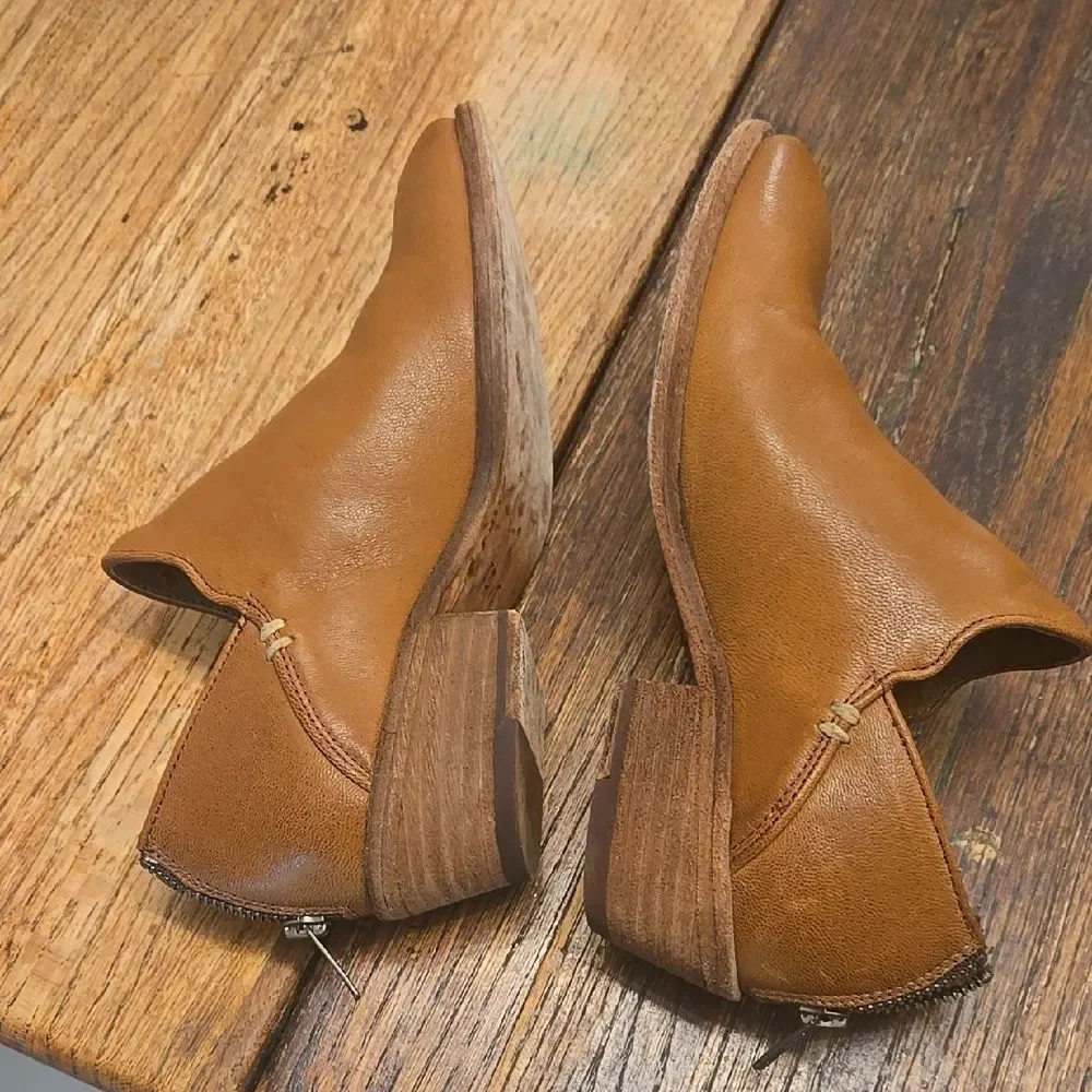 Frye Women's Tan Leather Shoes - Picture 6 of 8